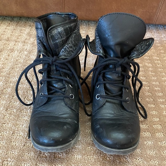Lace-Up Combat Boots - Picture 2 of 5